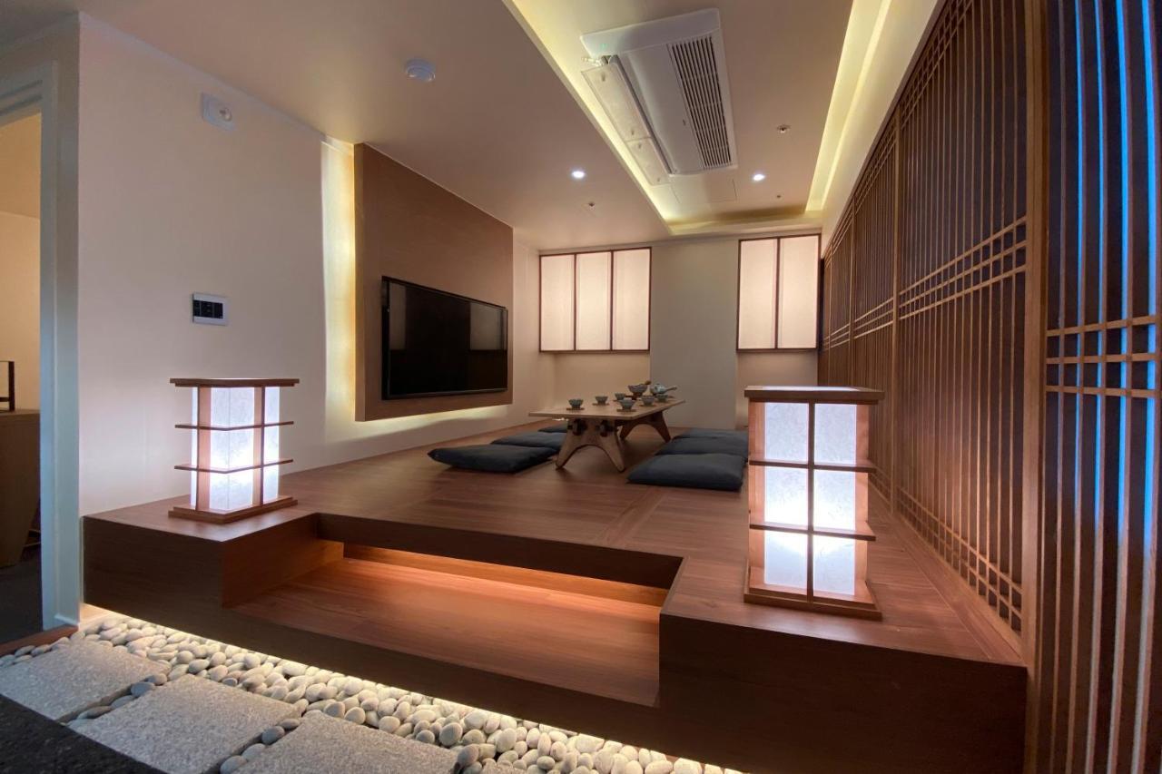 Uh Suite The Jongno Сеул Экстерьер фото