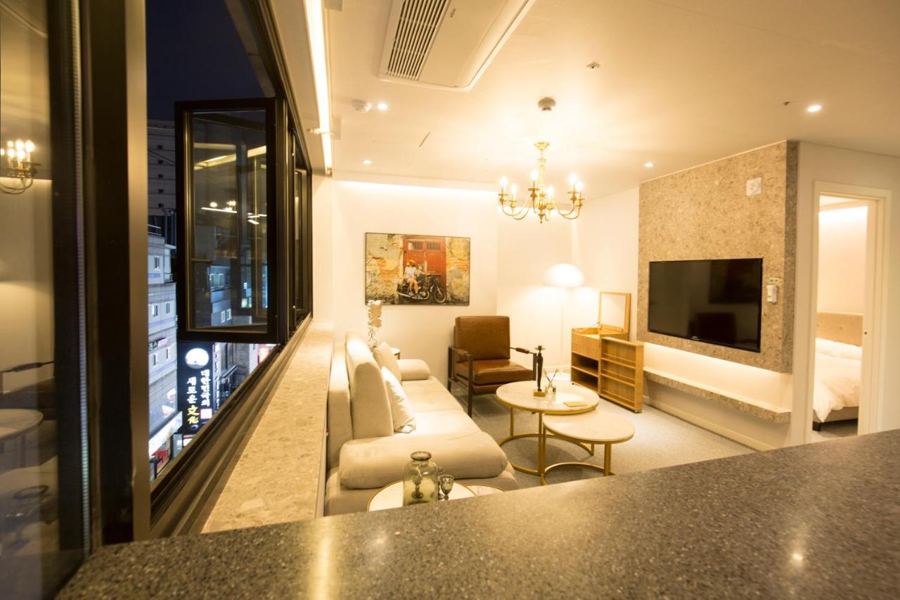 Uh Suite The Jongno Сеул Экстерьер фото